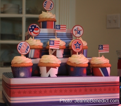 4th of July Cupcake Tower with Patriotic Cupcake Wraps